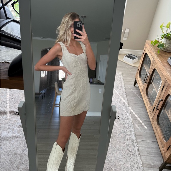 Old Navy White Sleeveless Scoop Neck Sundress - Picture 3 of 7